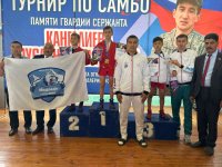 Первоклассной борьбой отличились байконурские самбисты