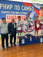 Первоклассной борьбой отличились байконурские самбисты