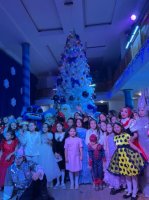 Юные таланты Центра творчества зажгли огни на ёлке Главы администрации