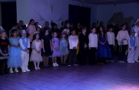 Юные таланты Центра творчества зажгли огни на ёлке Главы администрации