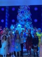 Юные таланты Центра творчества зажгли огни на ёлке Главы администрации