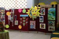 Венок дружбы расцвёл в выставочном зале Центра творчества